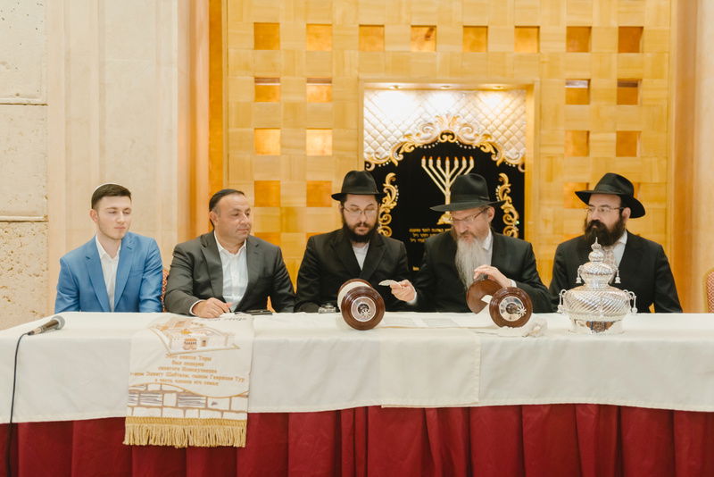 ספר תורה חדש הוכנס בעיר הרוסית; צפו