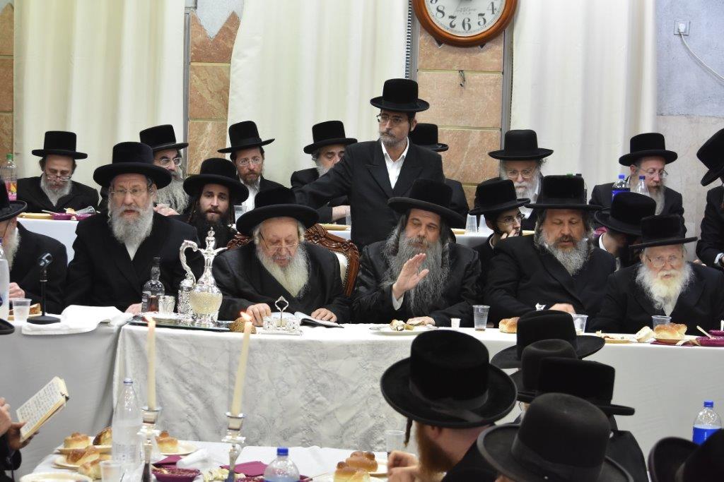 במוצאי הצום: 'טיש יארצייט' בחסידות נאראל