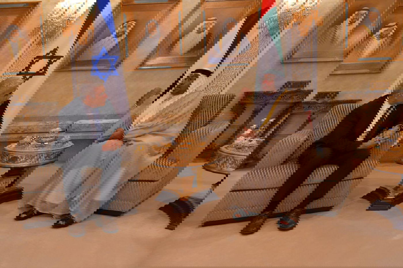 שגרירות ישראל נחנכה באבו-דאבי; יאיר לפיד הודה לנתניהו