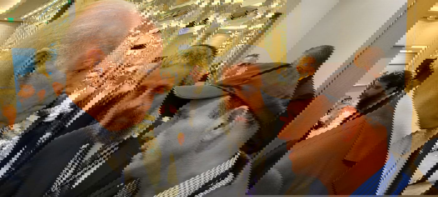 ביידן ביקר בזירת האסון - ופגש רבנים חרדים