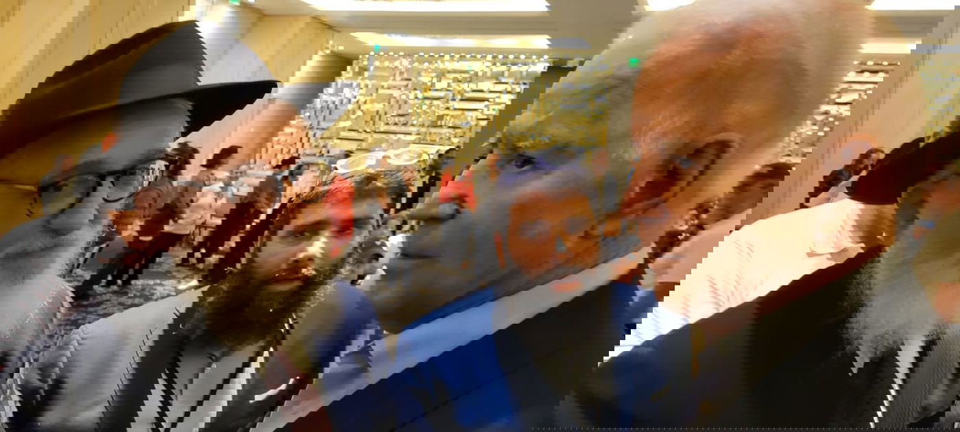 ביידן עם שלוחי חב"ד