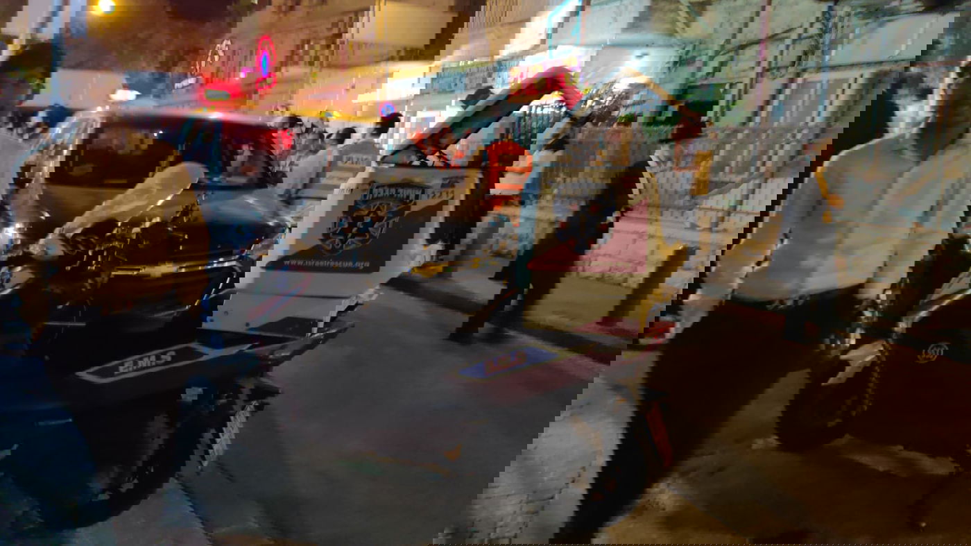 עם מגבעת וחליפה: דקירה בלב שכונת גאולה בירושלים