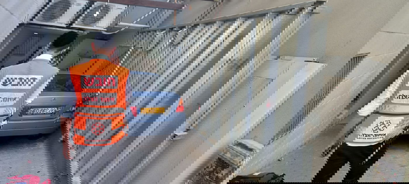 מהזירה ברחוב אבן גבירול