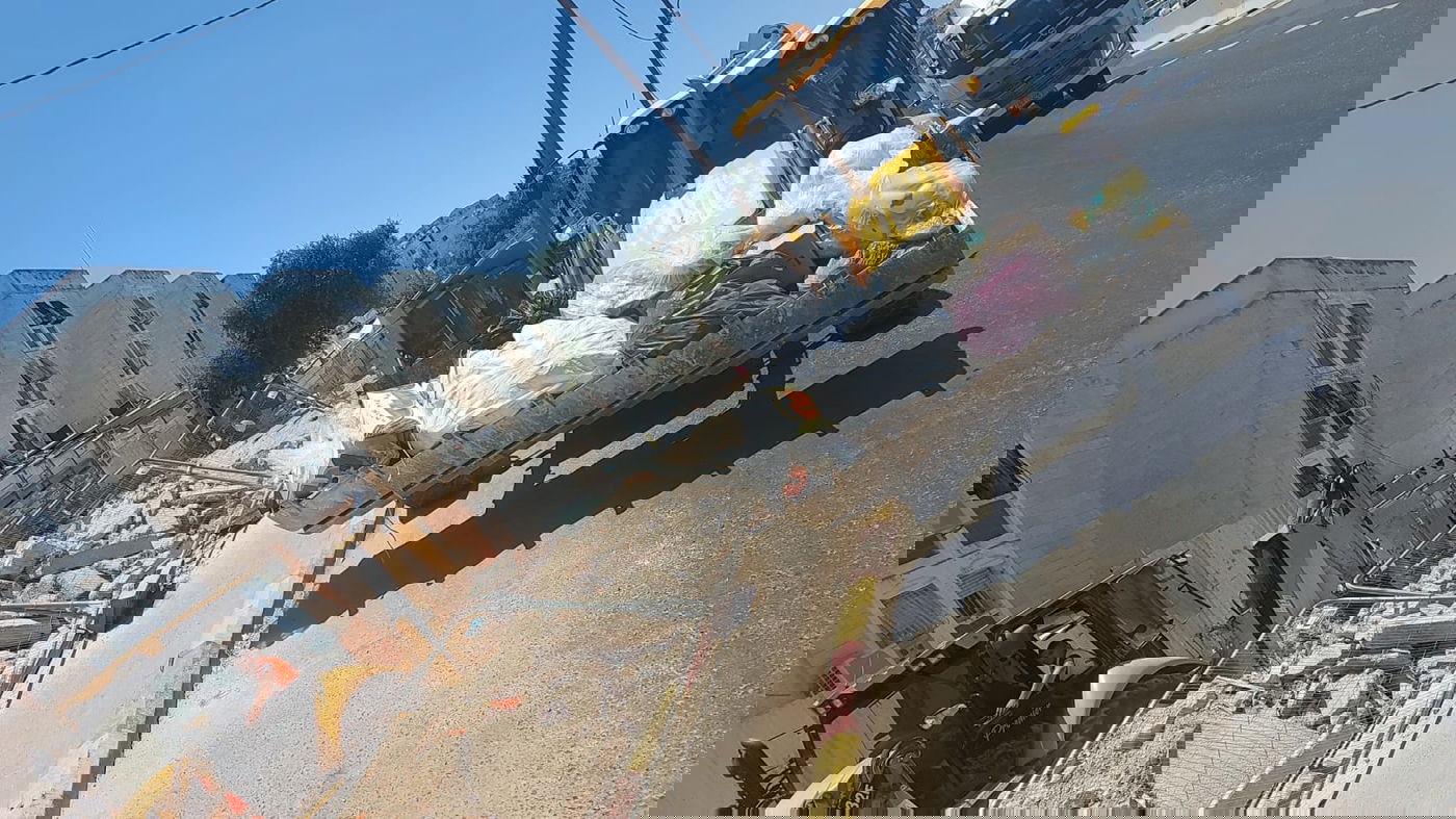 קיצונים השליכו אשפה לתעלה וגרמו לסרחון