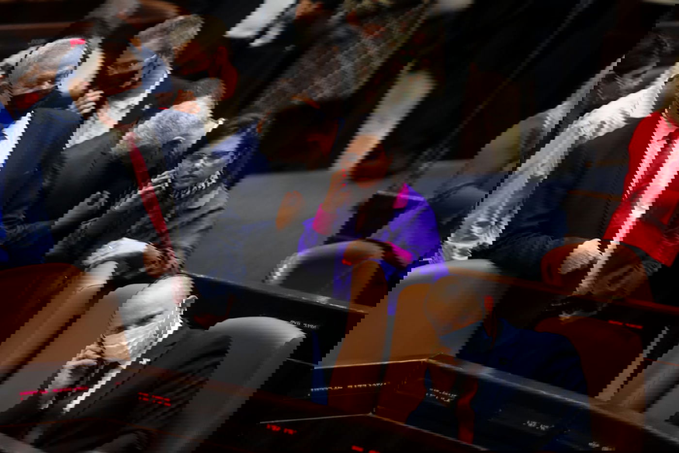 הלילה הסוער בכנסת בעדשת צלם 'כיכר' • גלריה