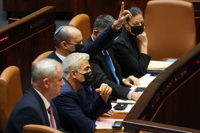 לילה לבן בכנסת. רה"מ בנט מצביע