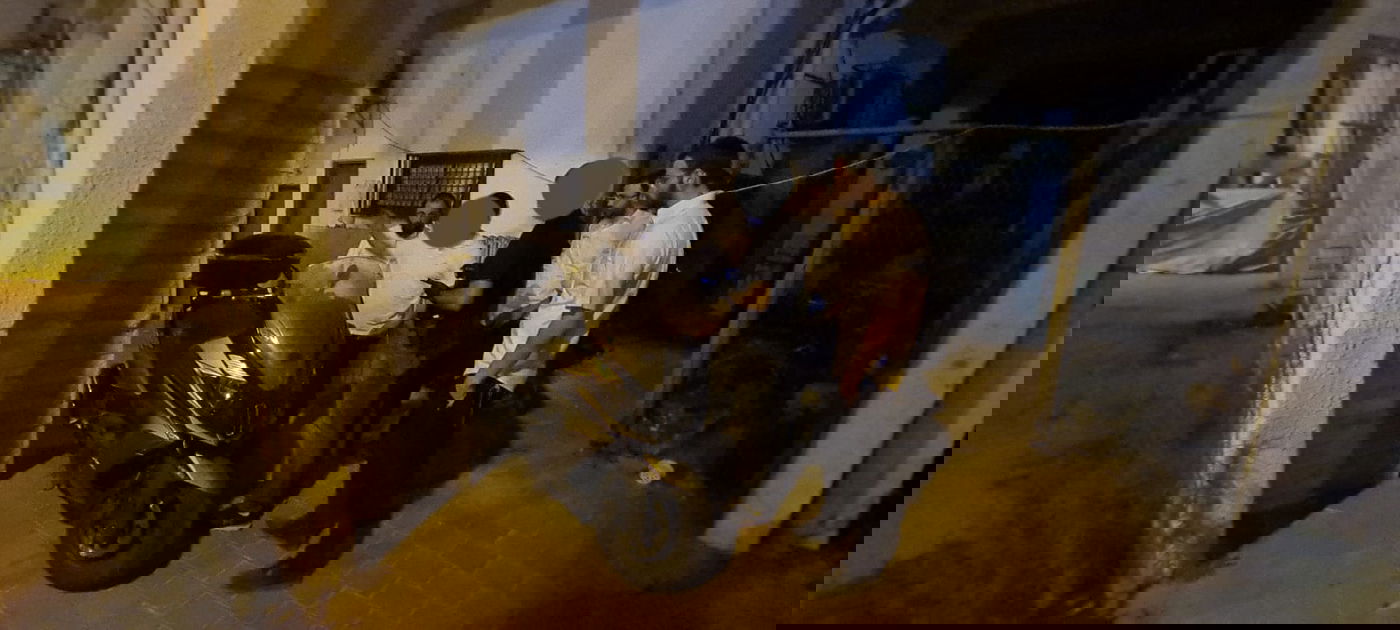 שני חשודים נתפסו על חם בזמן פריצה לאופנוע