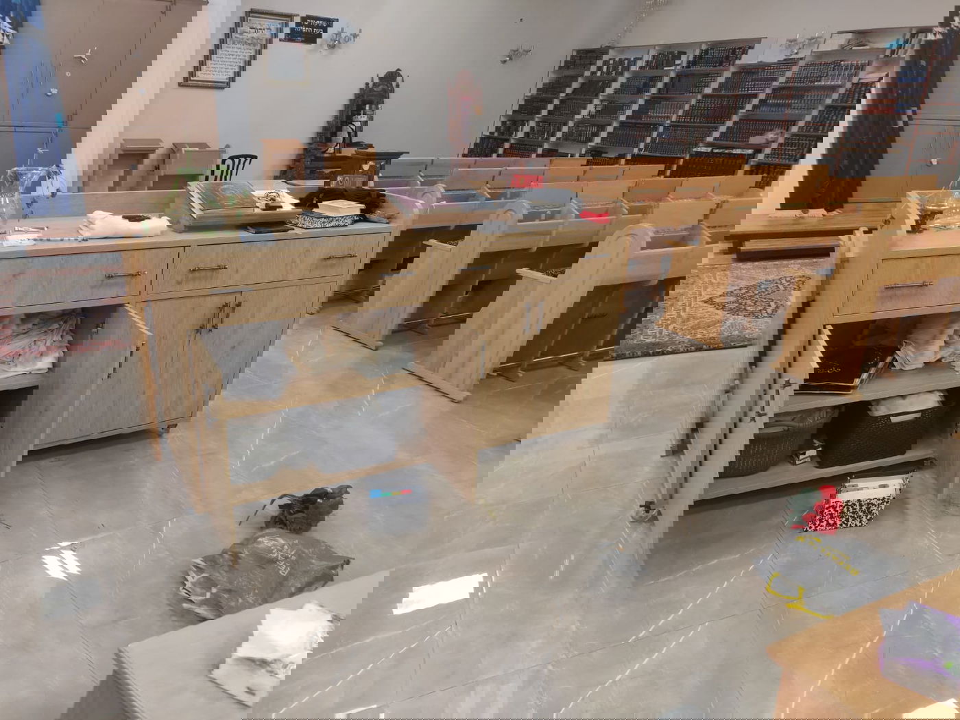 המתפללים הזדעזעו: אלמונים ביצעו וונדליזם בבית הכנסת