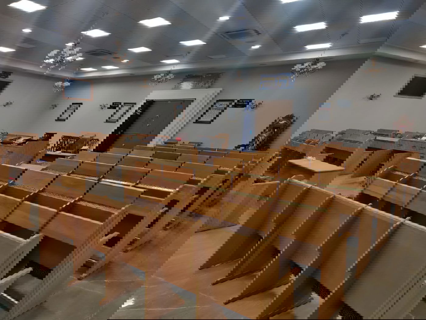 המתפללים הזדעזעו: אלמונים ביצעו וונדליזם בבית הכנסת