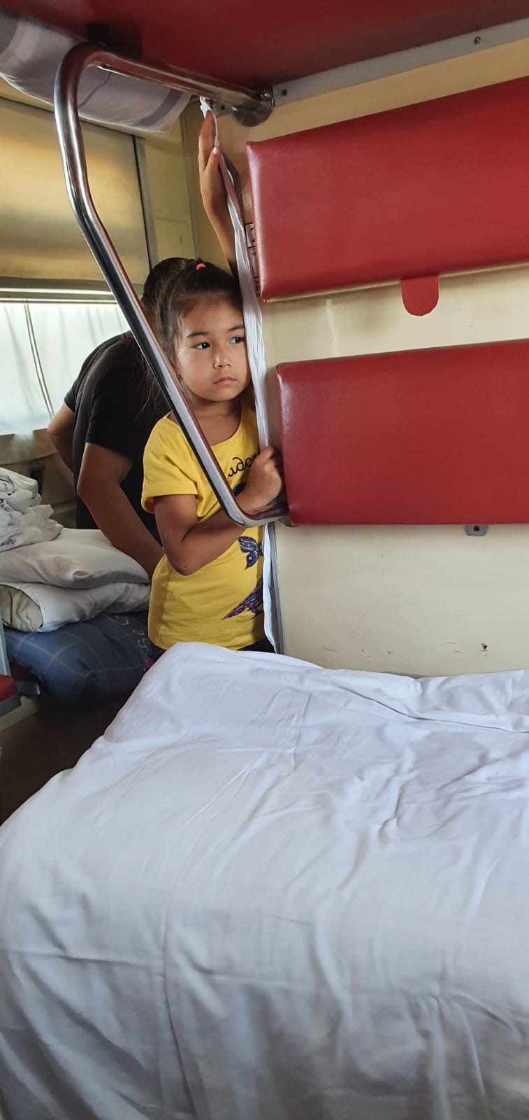 מדהים: המסע של התייר חרדי ברכבת לאוזבקיסטן • צפו