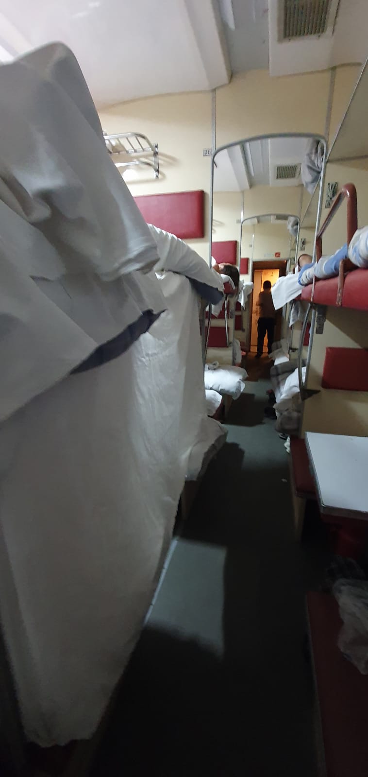 מדהים: המסע של התייר חרדי ברכבת לאוזבקיסטן • צפו