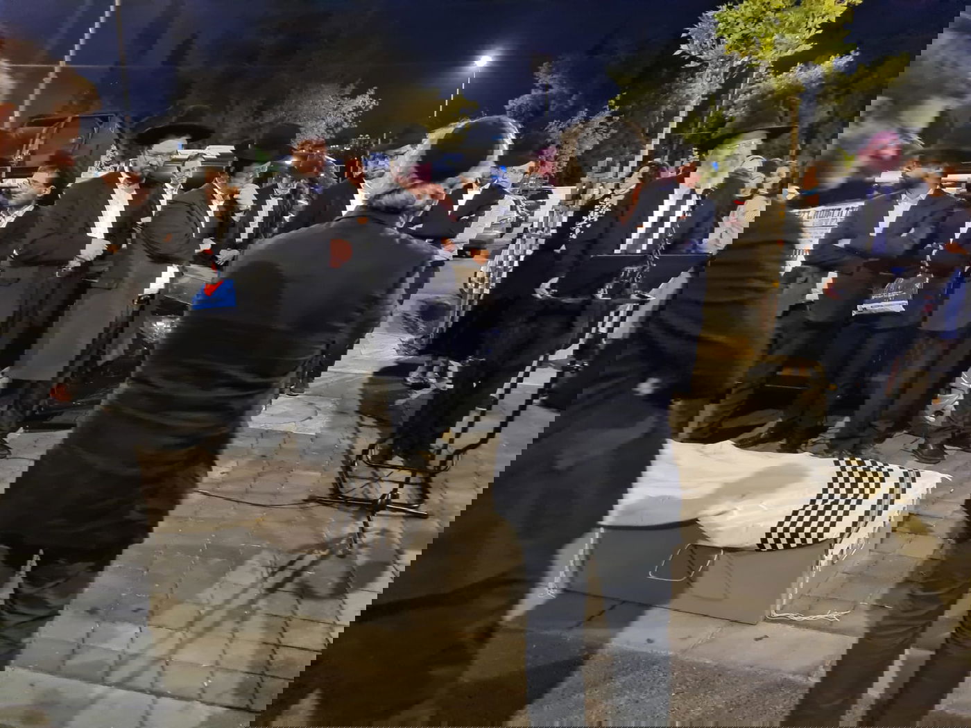 הגרב"מ אזרחי מירר בבכי בלוויה: "איי, בני האהוב"