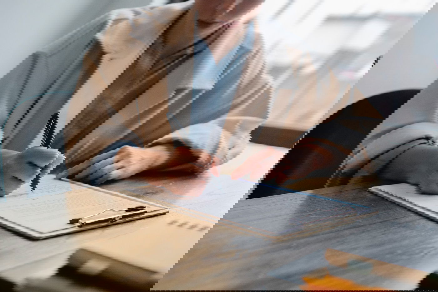 קושי בקבלת החלטות: מדוע זה קורה ו-5 דרכי התמודדות