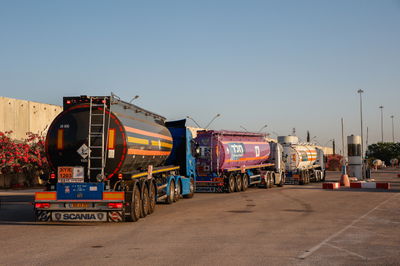 משאיות מעבירות סחורה לעזה, ארכיון