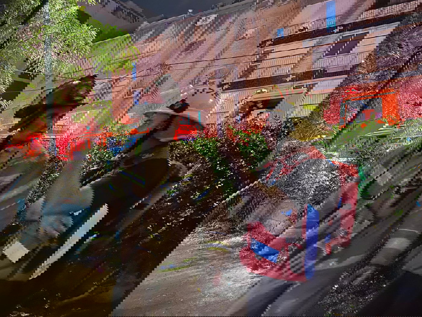 שני נפגעים בשריפה שפרצה בפתח תקווה