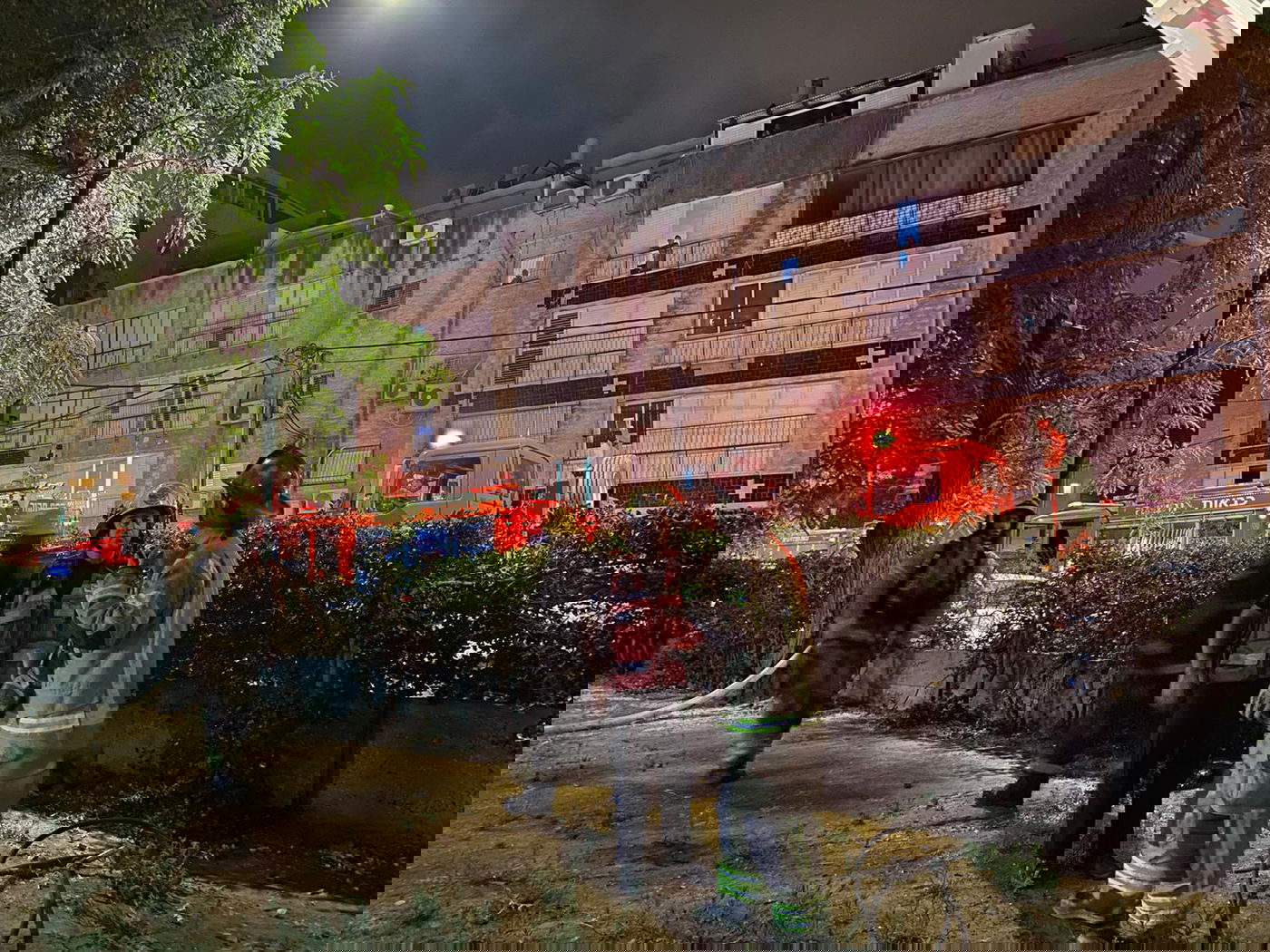 שני נפגעים בשריפה שפרצה בפתח תקווה