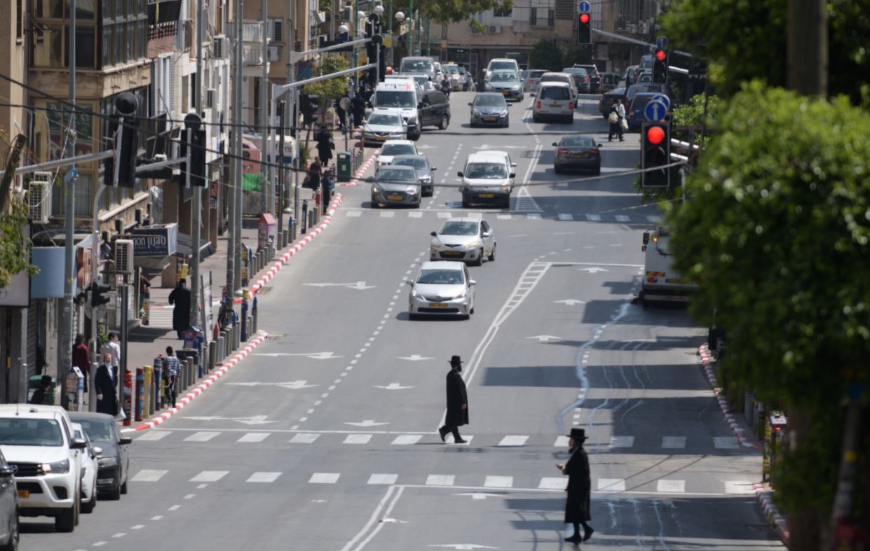 רחוב רבי עקיבא בבני ברק. ארכיון