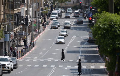 רחוב רבי עקיבא בבני ברק. ארכיון