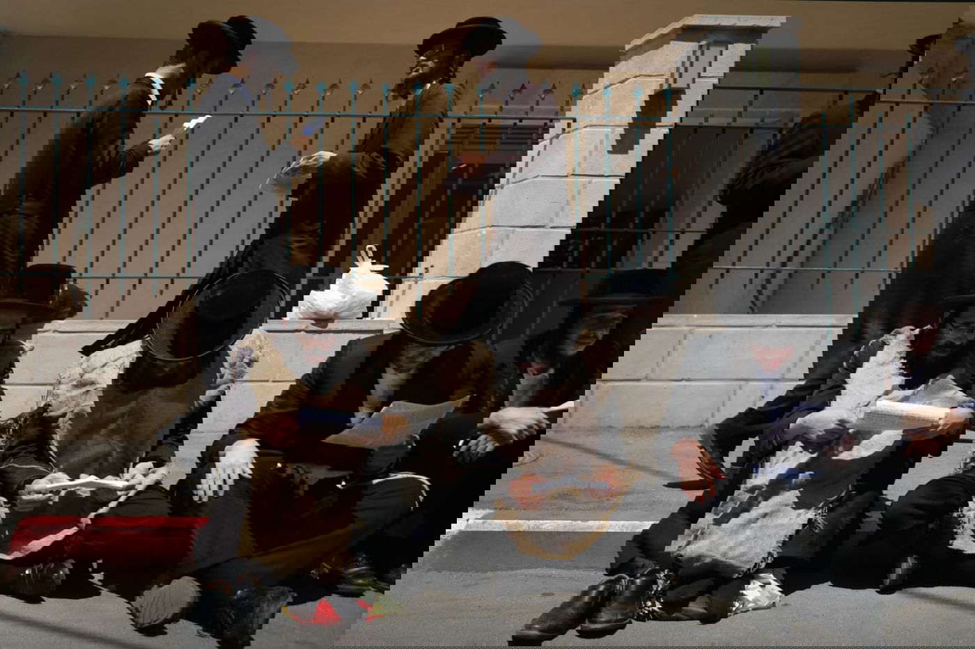 במחאת הרכבת בבר אילן: שק ואפר ו'תיקון'