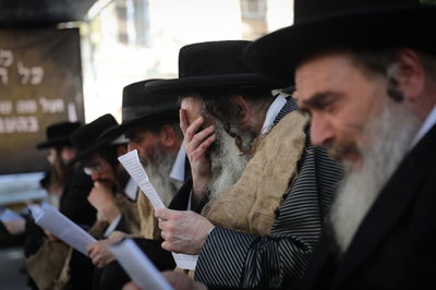 במחאת הרכבת בבר אילן: שק ואפר ו'תיקון'