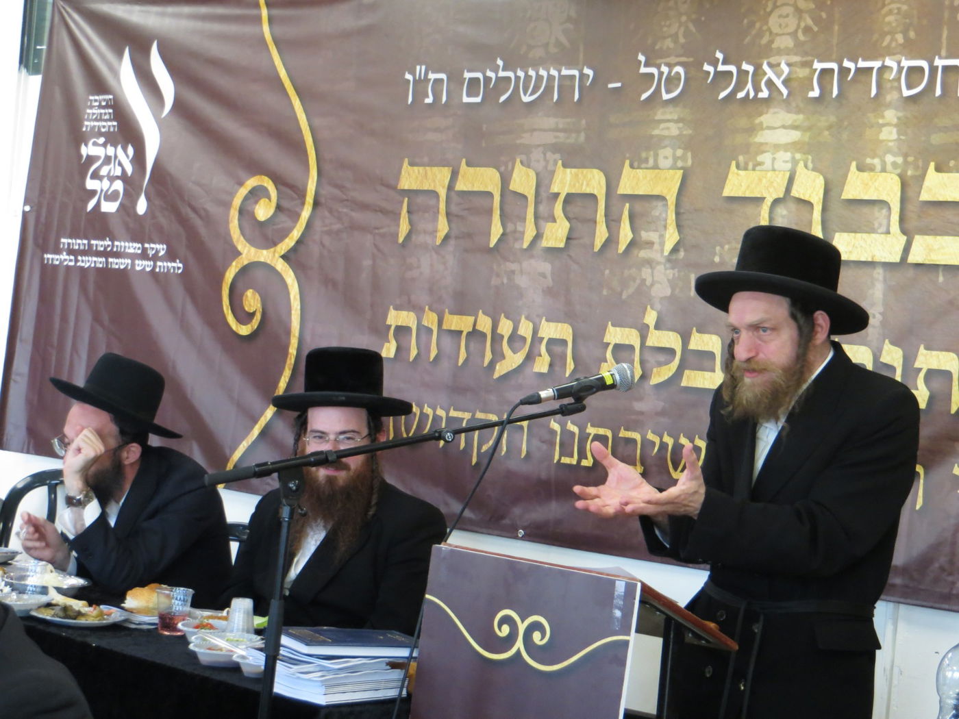 בחורי 'אגלי טל' נבחנו על הלכות שבת וקיבלו תעודות הוקרה