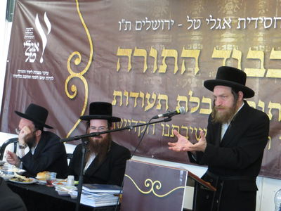 בחורי 'אגלי טל' נבחנו על הלכות שבת וקיבלו תעודות הוקרה