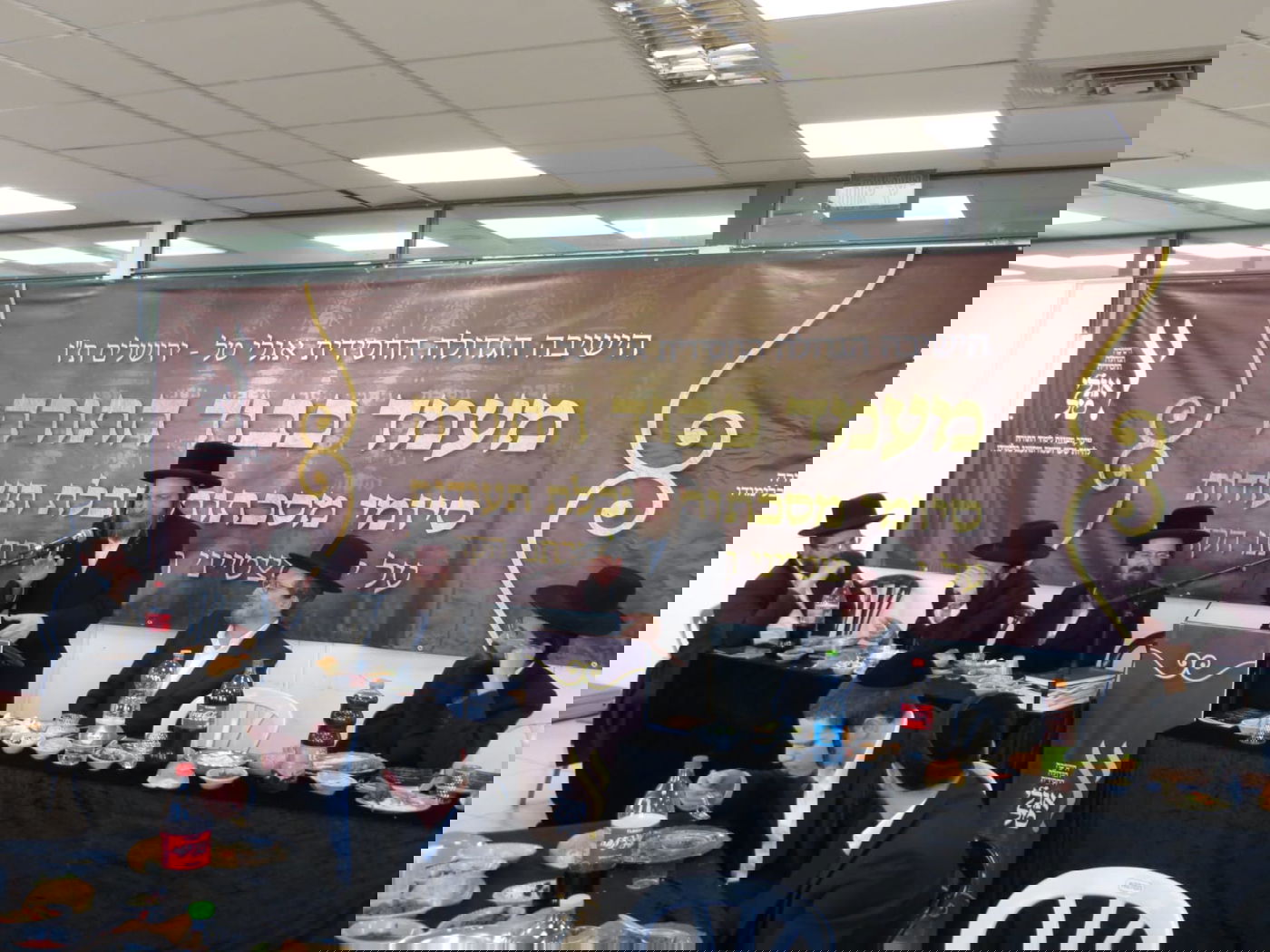 בחורי 'אגלי טל' נבחנו על הלכות שבת וקיבלו תעודות הוקרה