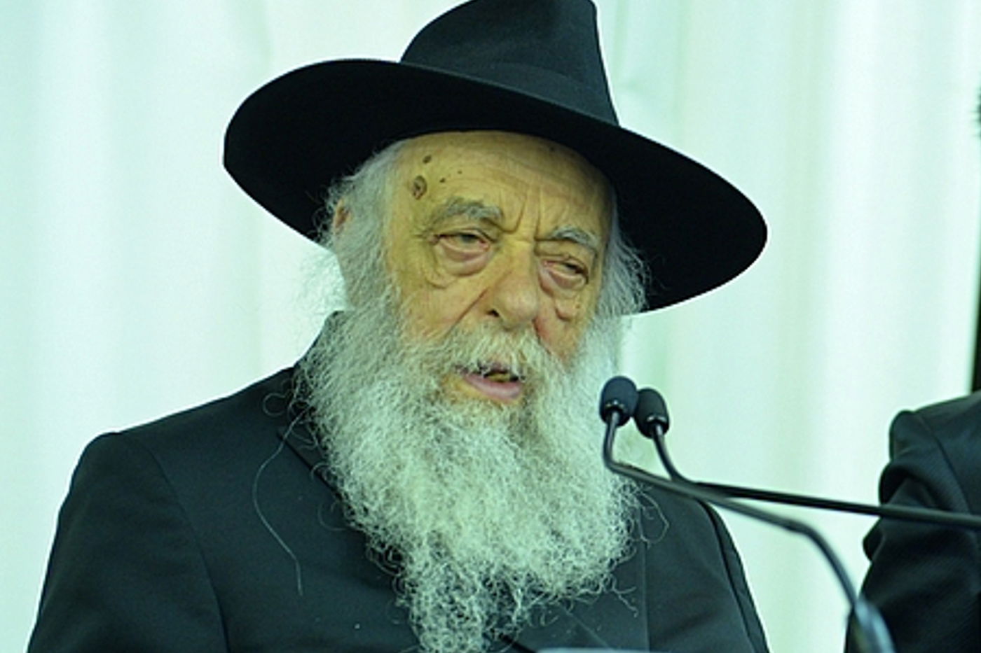 גאון וחסיד. רבי יואל כהן זצ"ל