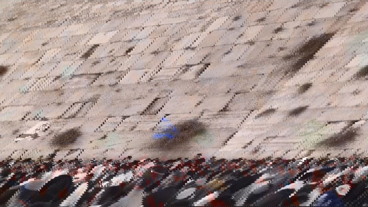 "השם הוא האלוקים", זעקו המוני האבלים בכותל המערבי