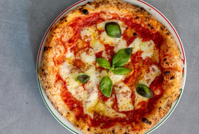 פיצה נפוליטנית - קלאסיקה איטלקית