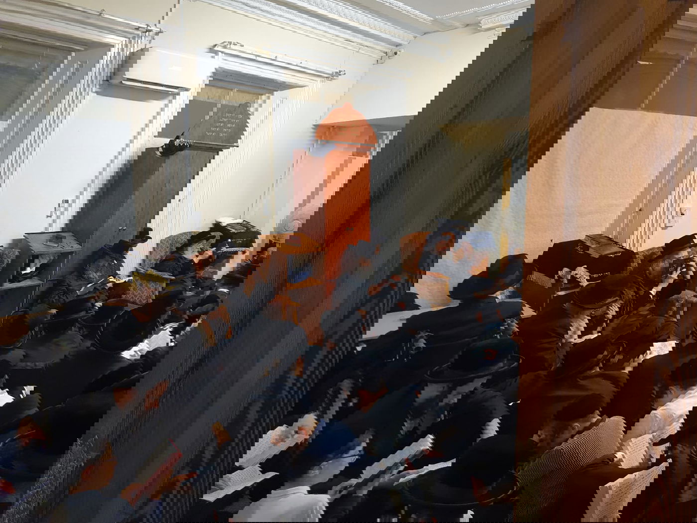 בחלדודנא: האדמו"ר מויז'ניץ באמירת קינות