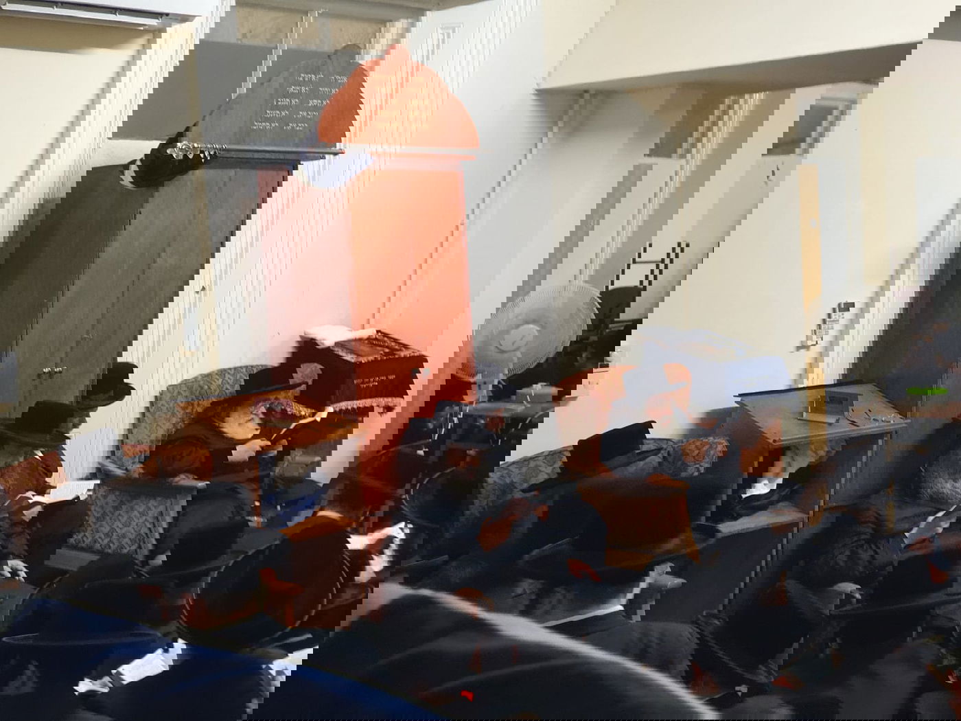 בחלדודנא: האדמו"ר מויז'ניץ באמירת קינות