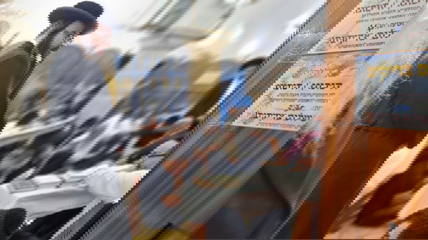 ליל תשעה באב, בציון הרשב"י במירון; צפו