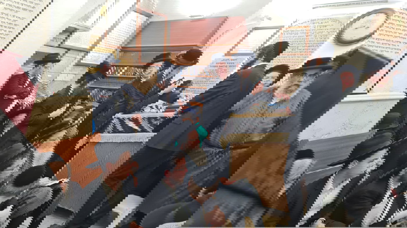 ליל תשעה באב, בציון הרשב"י במירון; צפו