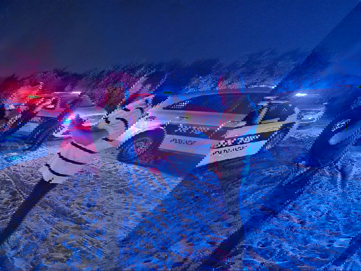 אימה בכפר חב"ד: חשוד נעצר לאחר ירי; נתפסו כלי נשק