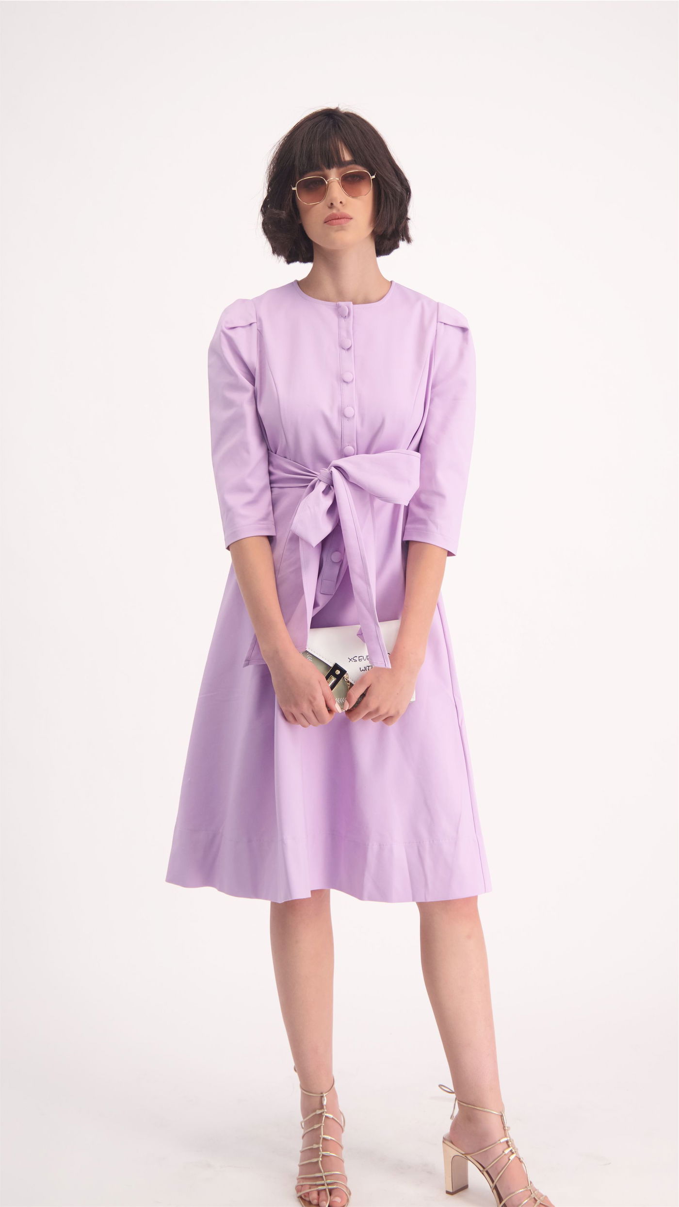 נמאס לך מחולצות בסיס? חן פאשן עם ליין שמלות קיץ מושלם