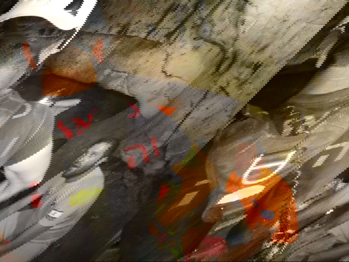 במהלך טיול במערת חריטון: חסיד גור נפל מגובה רב - וחולץ