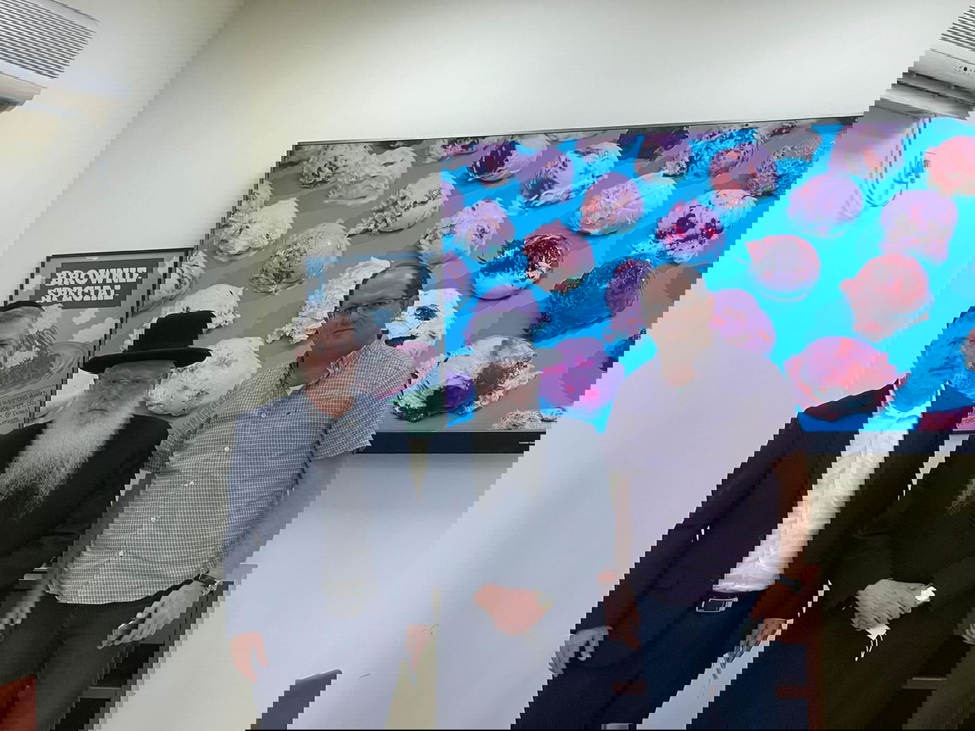 רבה של קריית מלאכי ביקר במפעל הגלידות