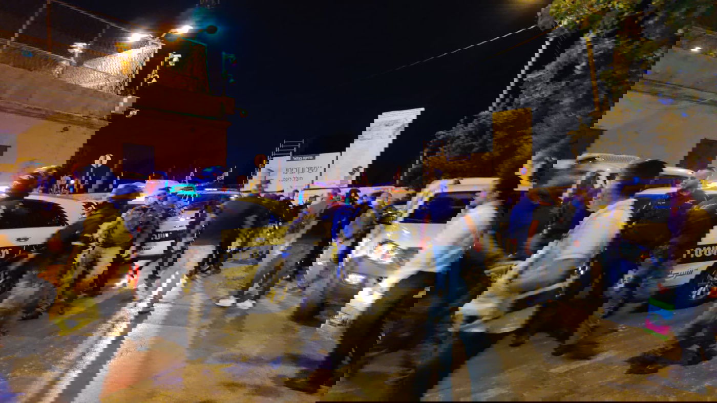 עצור ערבי מת; מהומה במגרש הרוסים בי-ם