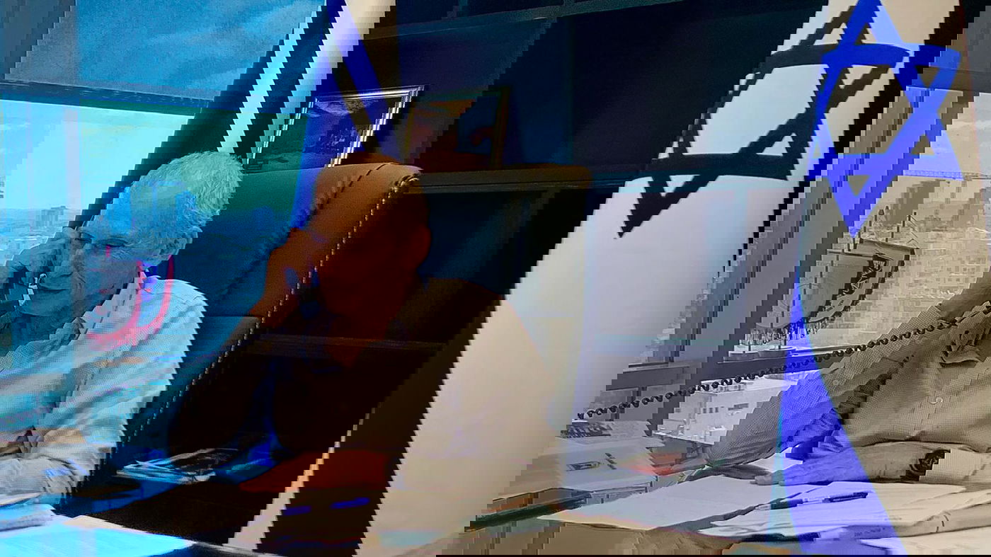 השר בר לב בשיחתו עם אבו מאזן