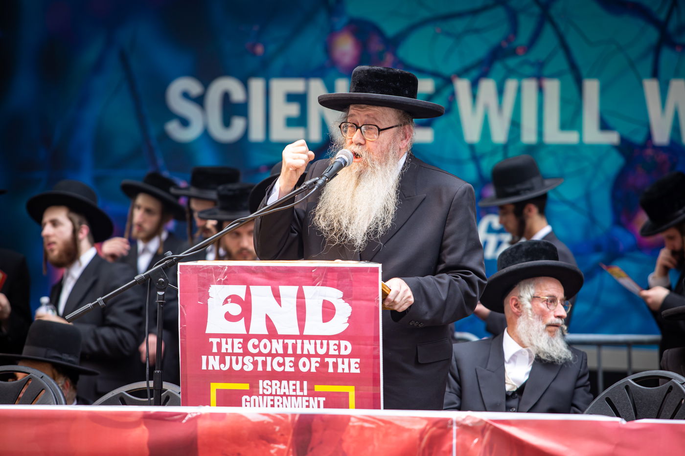 חסידי סאטמר הפגינו מול הקונסוליה הישראלית במנהטן