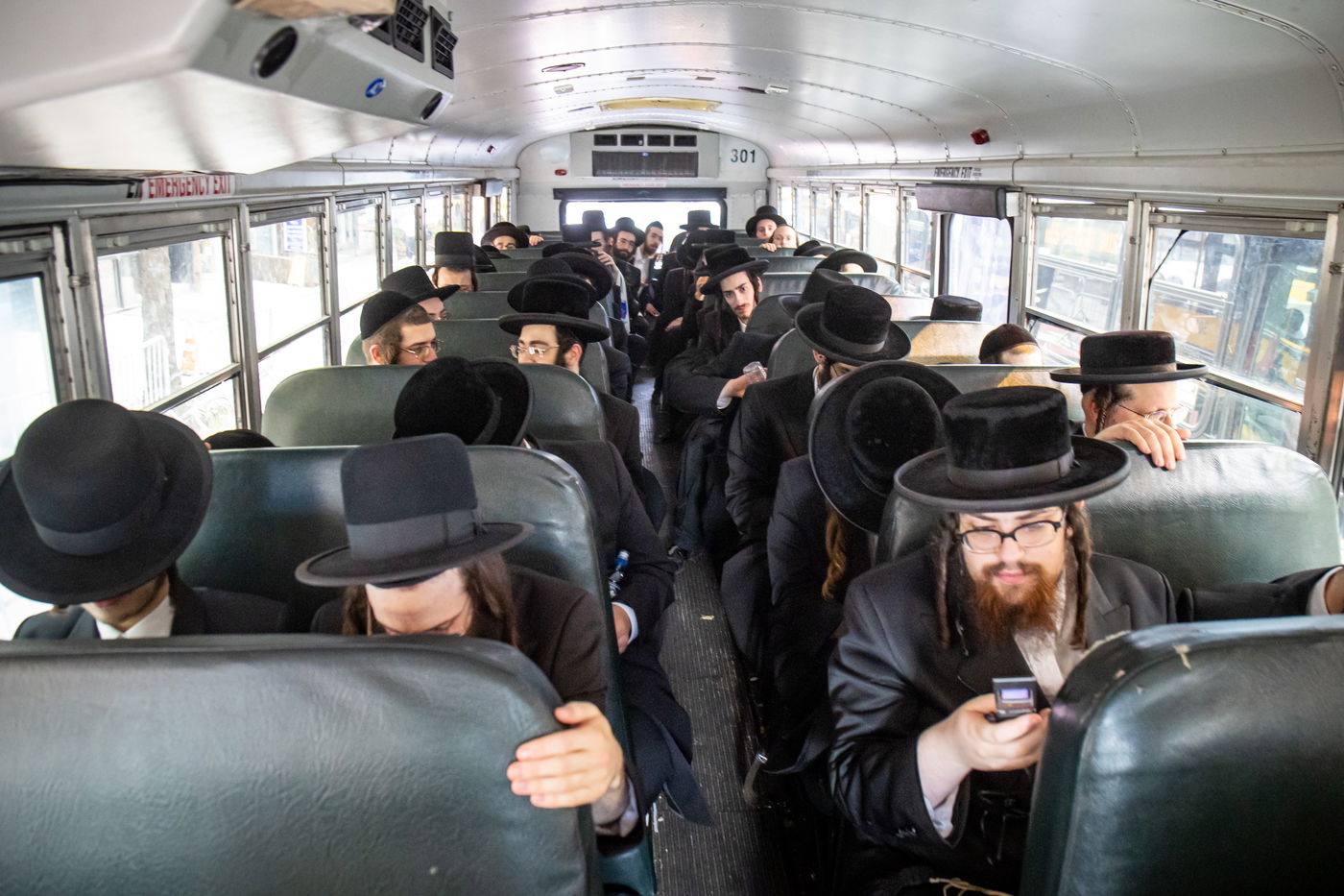 חסידי סאטמר הפגינו מול הקונסוליה הישראלית במנהטן