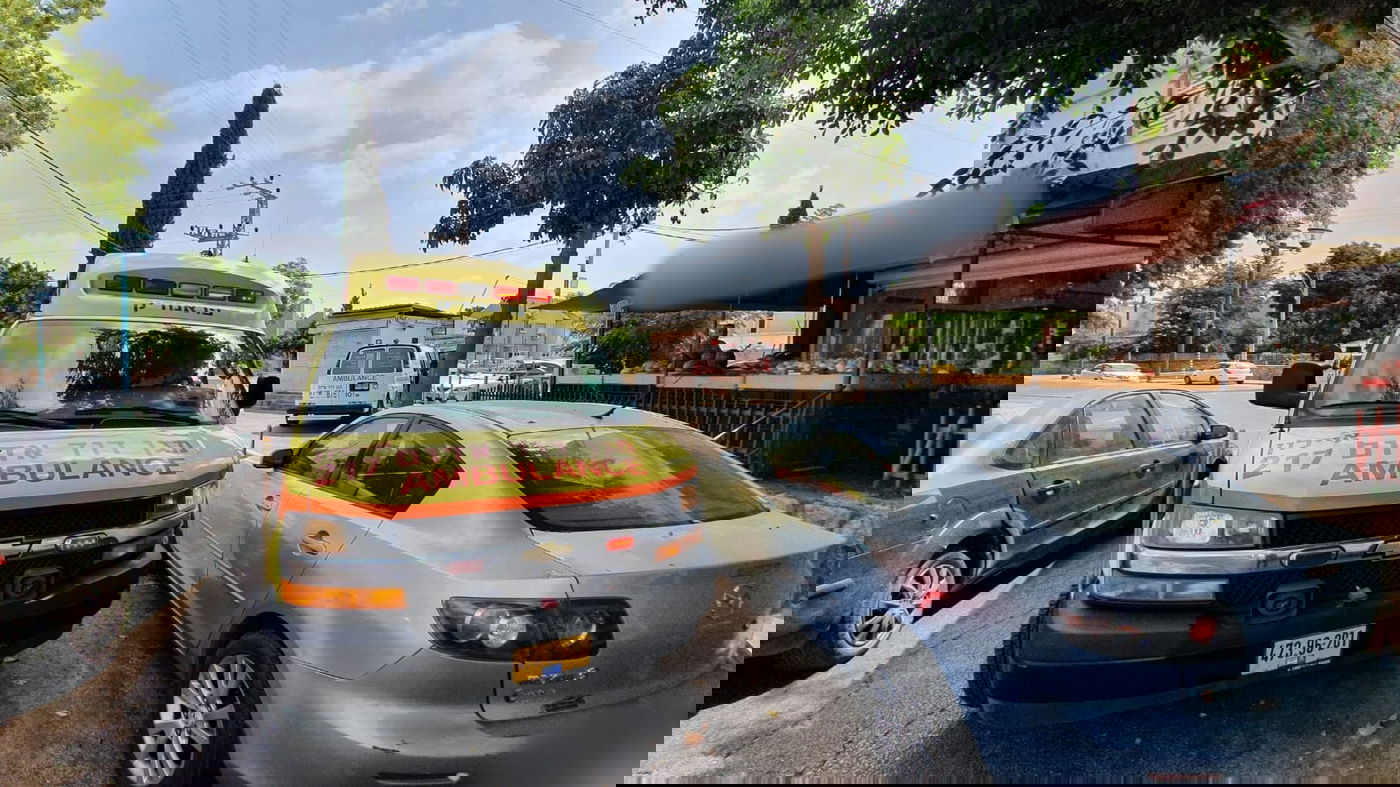 מכת חום: גבר נמצא בלי הכרה בחצר הבניין