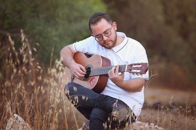 יאיר שובל בסינגל בכורה: "אתה לא לבד"