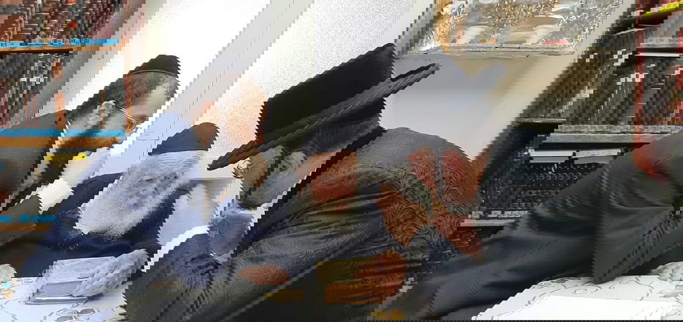 הגר"ח קנייבסקי לליפא שמלצר: "זה שיר לבחורים שצריכים שידוכין"