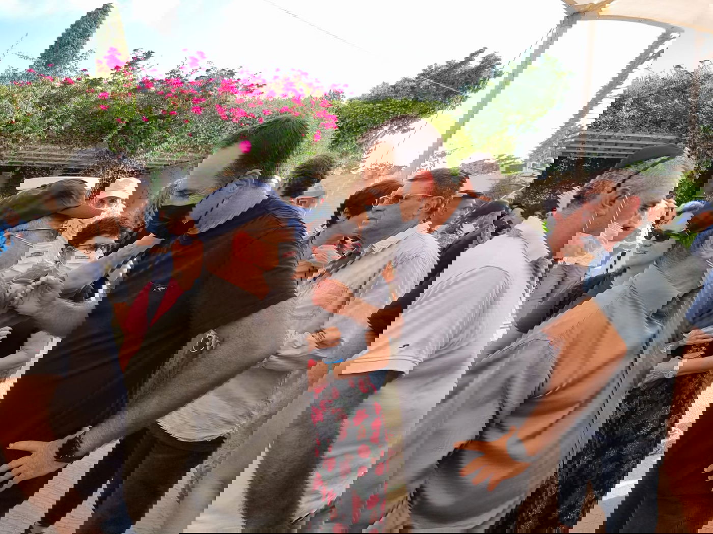 בכירי התקשורת ליוו את רוני דניאל למנוחות