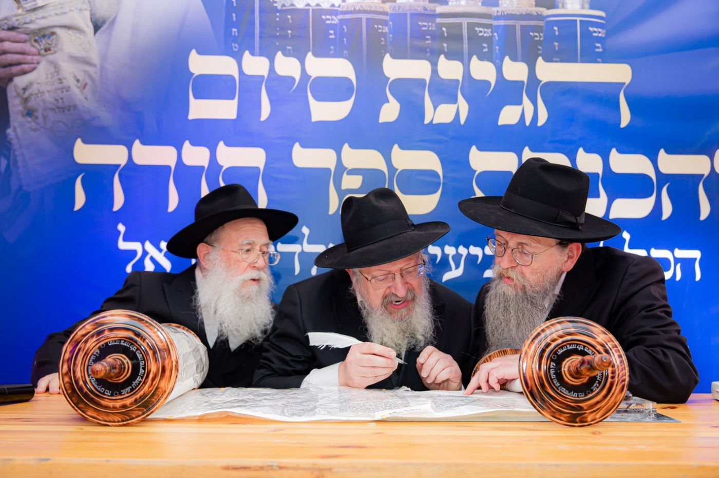 מעל רבבה חגגו את הכנסת 'ספר התורה של ילדי ישראל' • תיעוד