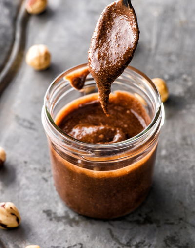 ממרח שקדים עם אגוזי פקאן ושוקולד