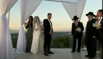 מזל טוב: בתו של הזמר עמירן דביר התחתנה