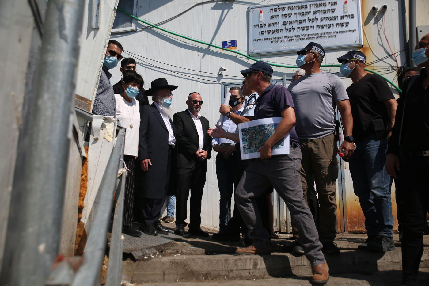 חברי ועדת החקירה סיירו בזירת אסון מירון; הקיצונים תקפו